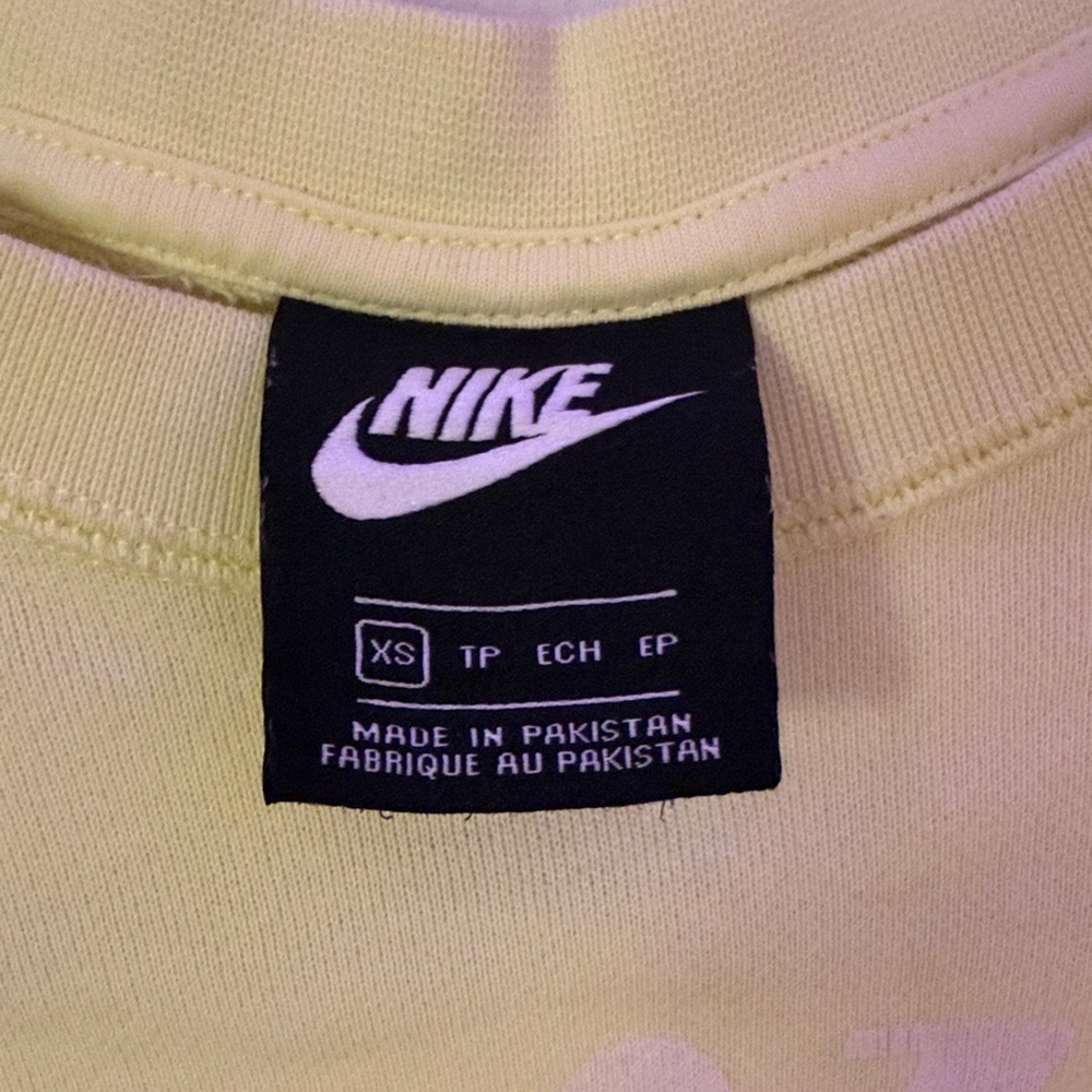 Nike Pale Yellow Cropped Sweatshirt - Picture 2 of 3